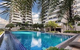 Meridin Medini Suite By Nest Home【Legoland】